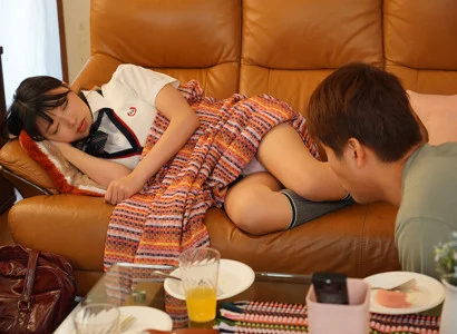 Tôi đang phang em gái mới lớn của người yêu