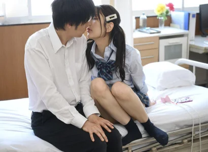Chàng nam sinh yếu đuối được địt ngay trong lớp bởi khoa khôi