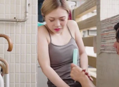 Hai anh em giúp vợ em làm mẹ